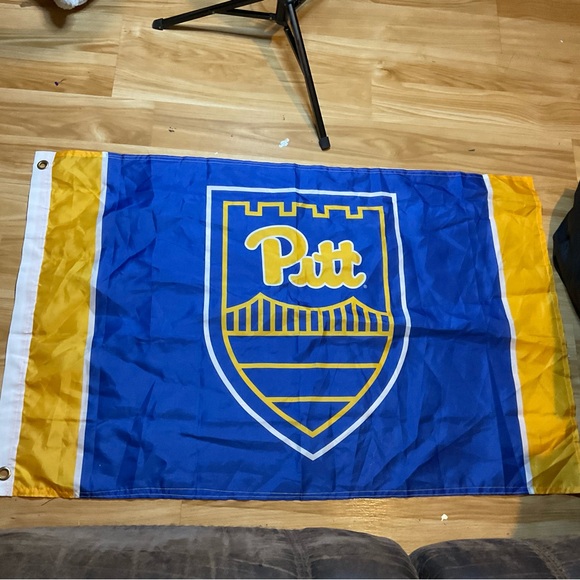 Pitt University Blue and Gold Flag - Picture 1 of 4